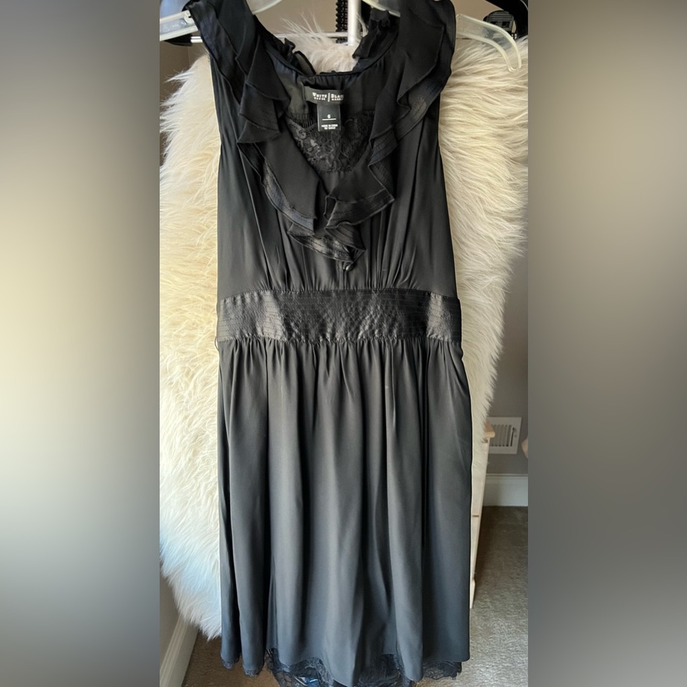 Women’s White House, Black market black dress size 6